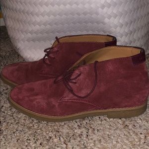 Tommy Hilfiger maroon shoes